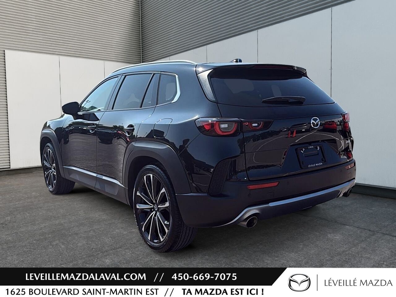 2024 Mazda CX-50 GT TI avec moteur turbo Jet Black Mica Laval - photo #6