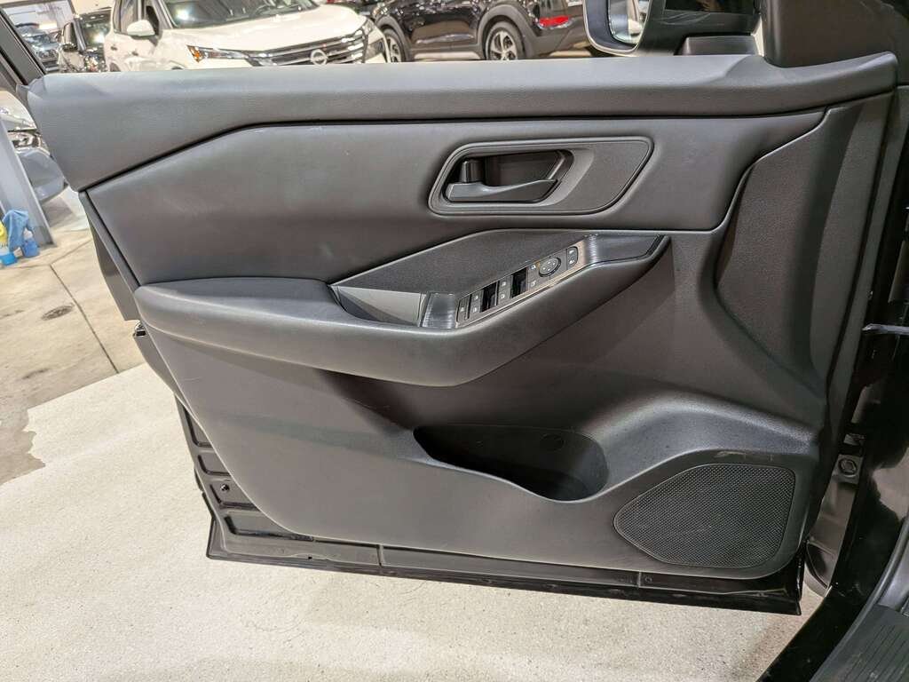 2024 Nissan Rogue AWD S Black Val-David - photo #31