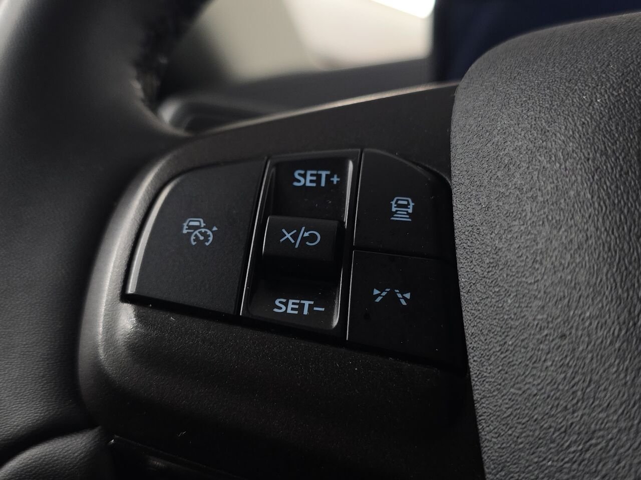 Ford Mustang Mach-E Sélect TI, Traction intégrale, écran tactile SYNC 4 de 15,5 pouces, Apple CarPlay et Android Auto 2023 Blanc Val-David - photo #13