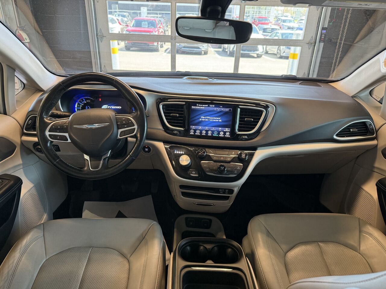 Chrysler Pacifica Hybrid 2020 Beige Saint-Eustache - photo #12