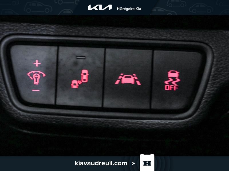 2020 Kia Forte White Laval - photo #17