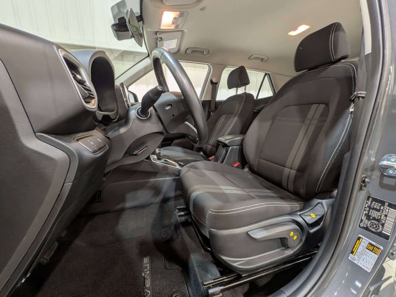 2026 Hyundai Venue Preferred IVT Grey Val-David - photo #1