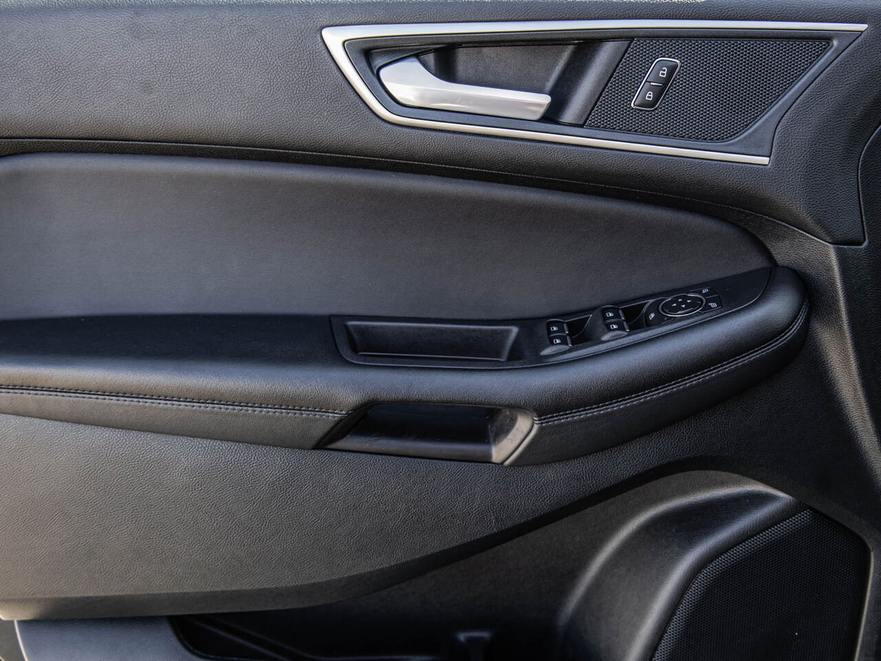 2024 Ford Edge Black Sainte-Julienne - photo #15