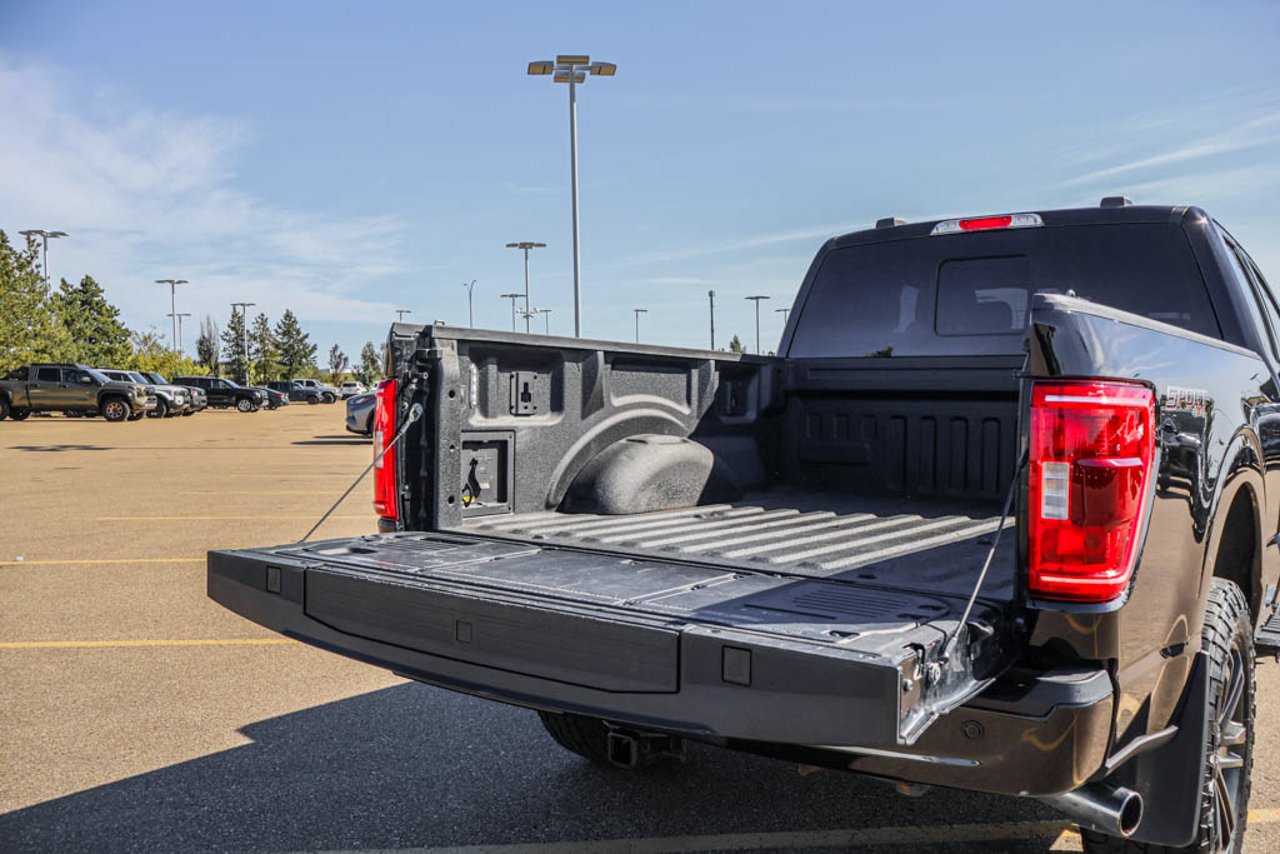 2021 Ford F-150 XLT 4WD SuperCab 6.5' Box Black Sherwood Park - photo #7