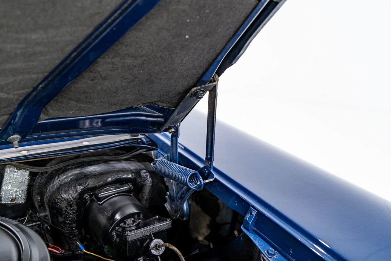 Buick Special 364/300HP NailHead 1 of only 2,056 1957 Bleu Montréal - photo #18