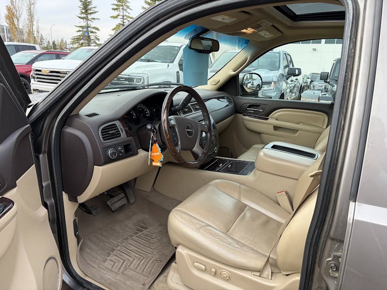 2012 GMC Yukon XL AWD 4dr 1500 Denali Brown Sherwood Park - photo #6