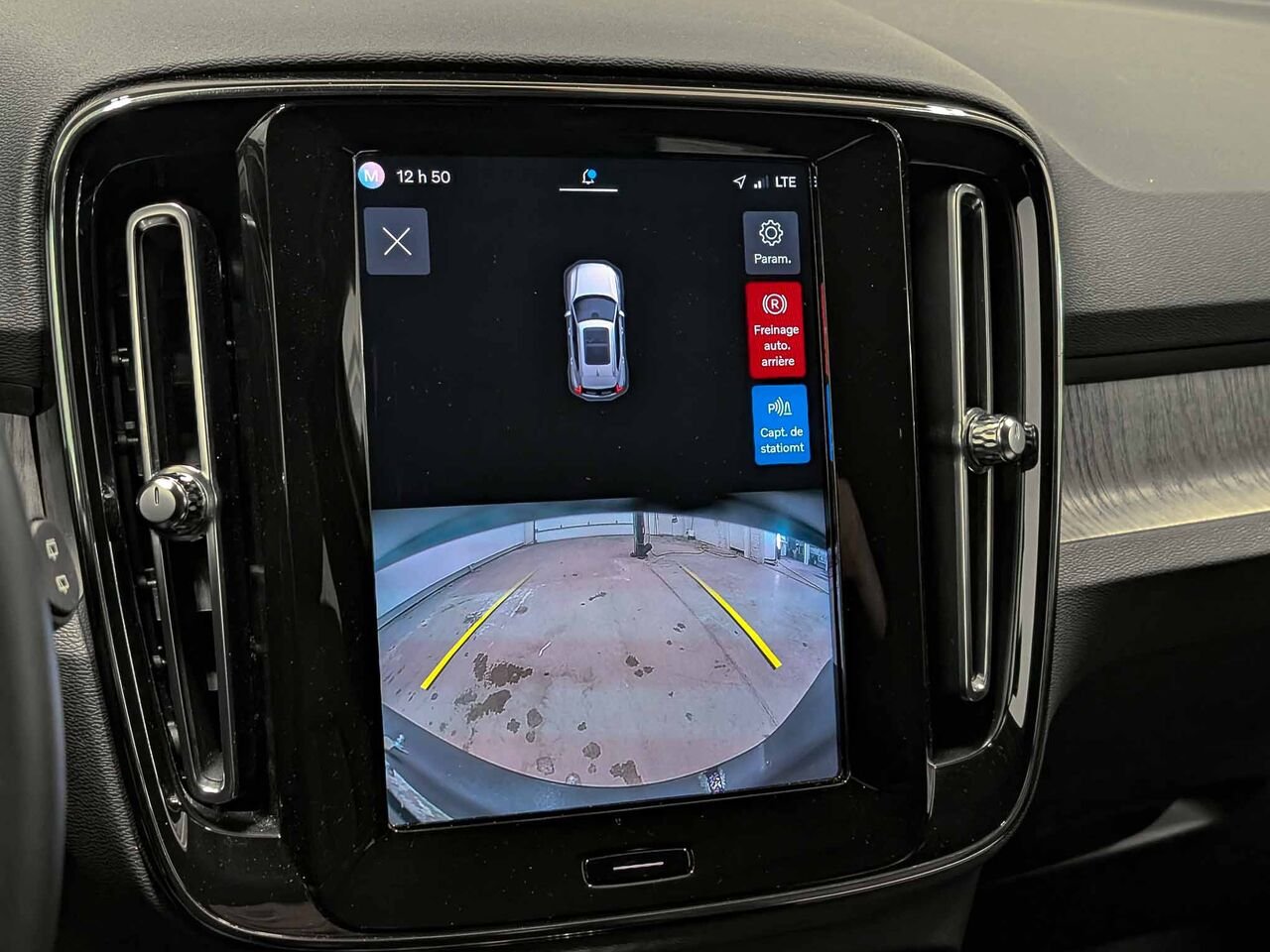 Volvo XC40 B5 Core AWD 2023 Noir Sherbrooke - photo #13
