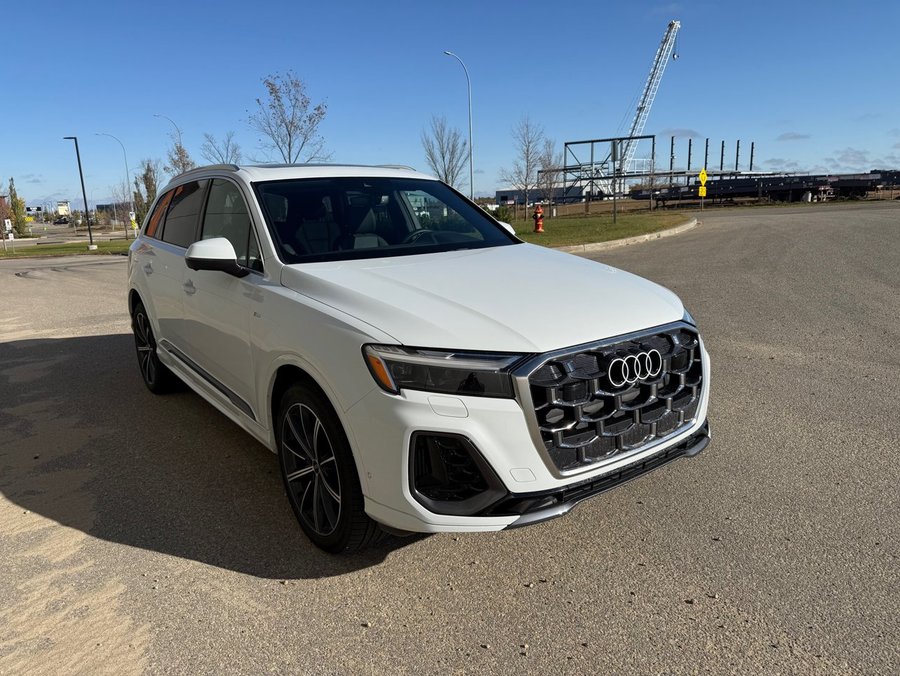 2026 Audi Q7 Progressiv | S-Line Package | Panoramic Sunroof | Heated and Ventilated Seats