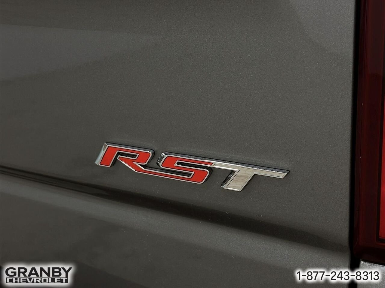 CHEVROLET Silverado 1500 K1500 SILVERADO CREW CAB RST STD/BOX (1SP) | E26-0992 2026 GRIS STERLING METALLISE Granby - photo #8