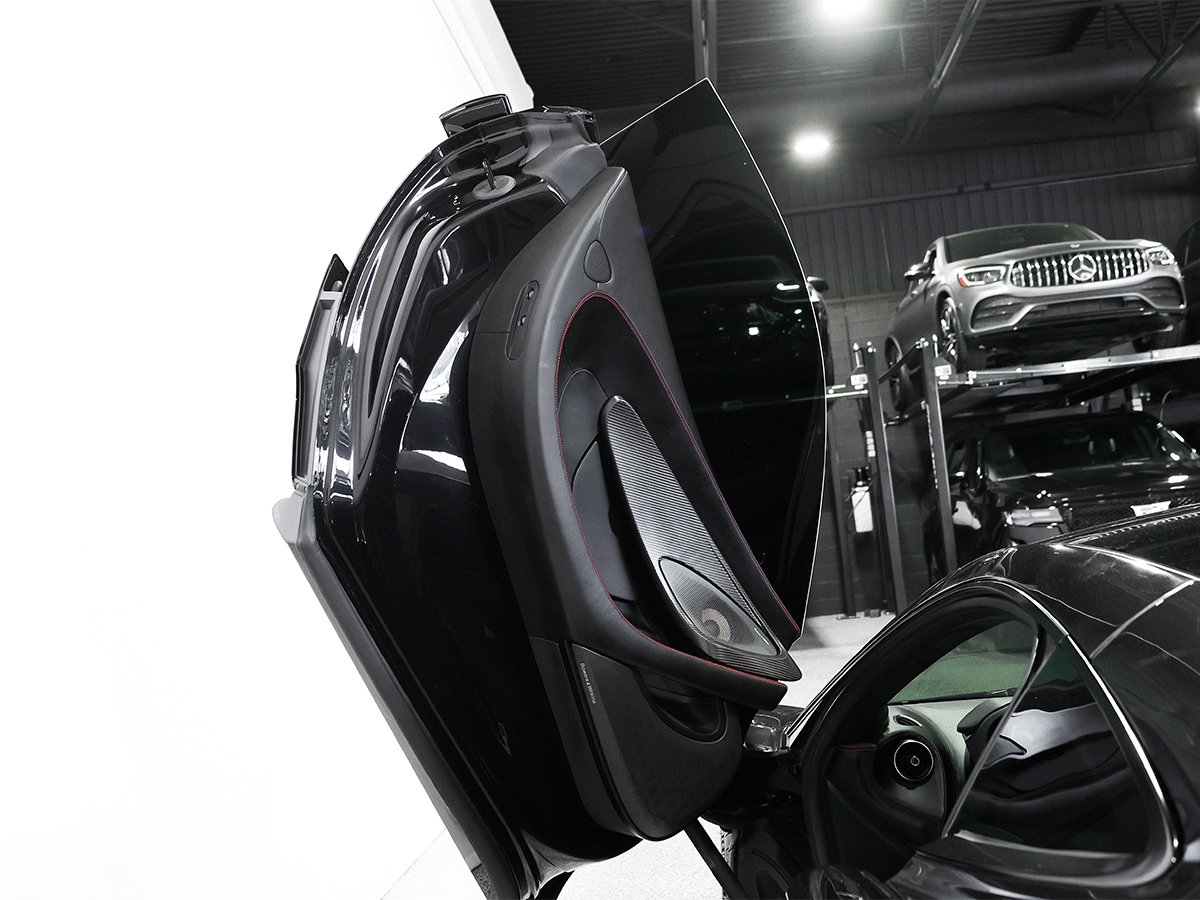 2018 McLaren 570GT Black Saint-Eustache - photo #10