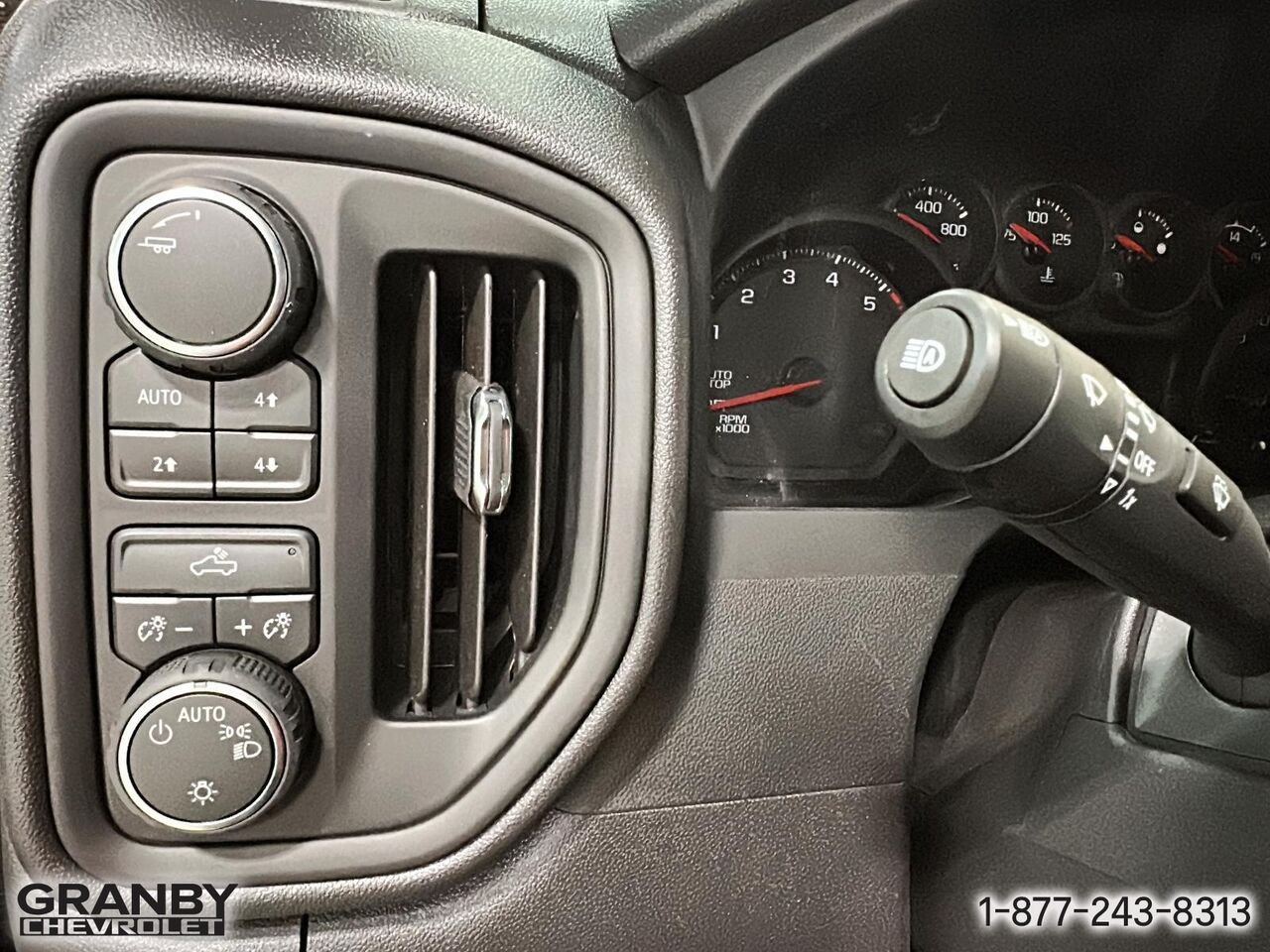 2026 CHEVROLET Silverado 1500 K1500 SILVERADO CREW CAB CUSTOM TRAIL BOSS STD/BOX (2CX) | 26-1096 WHITE SANDS Granby - photo #21