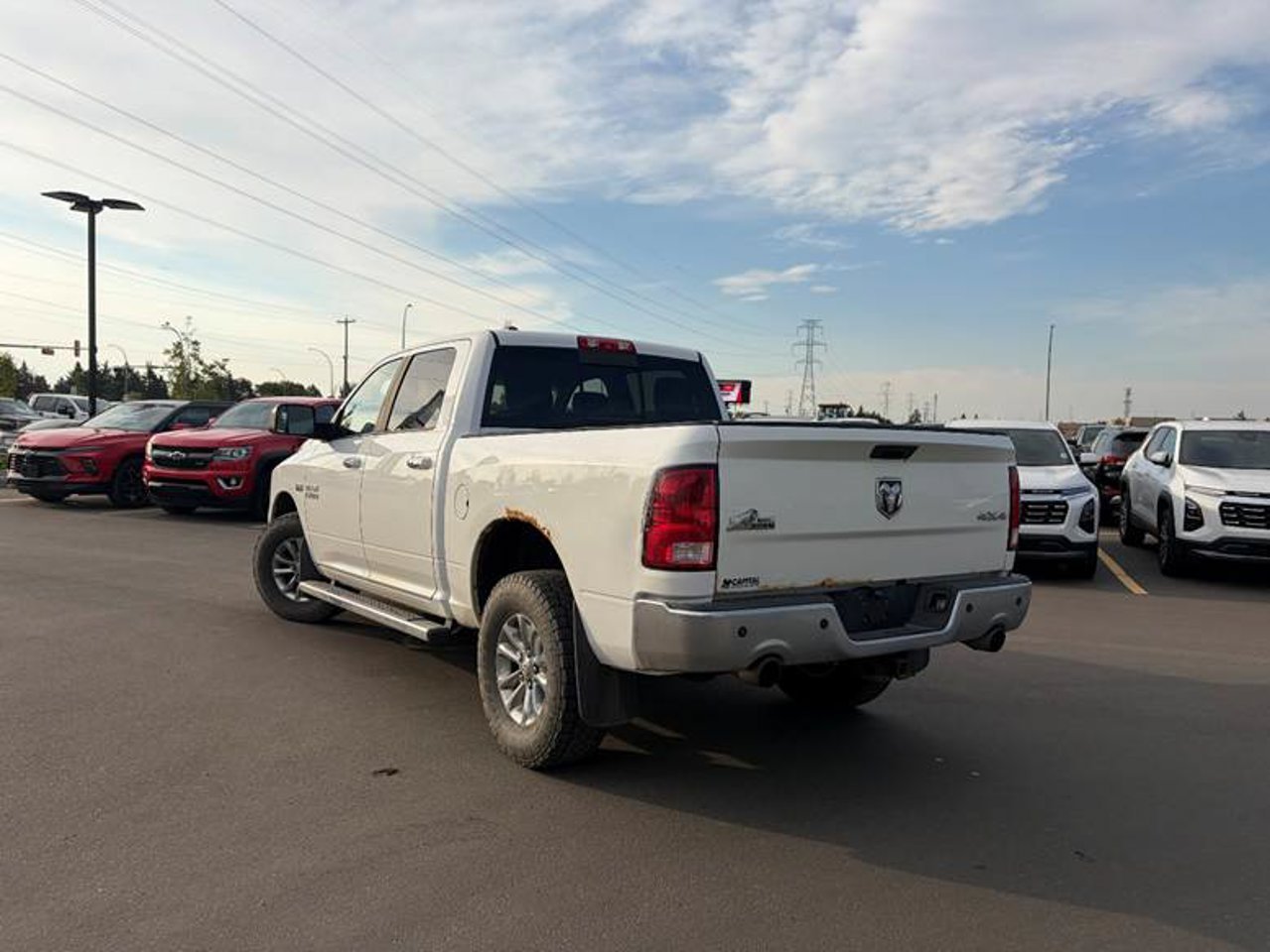2013 Ram 1500 4WD Crew Cab 140.5 SLT White Sherwood Park - photo #3