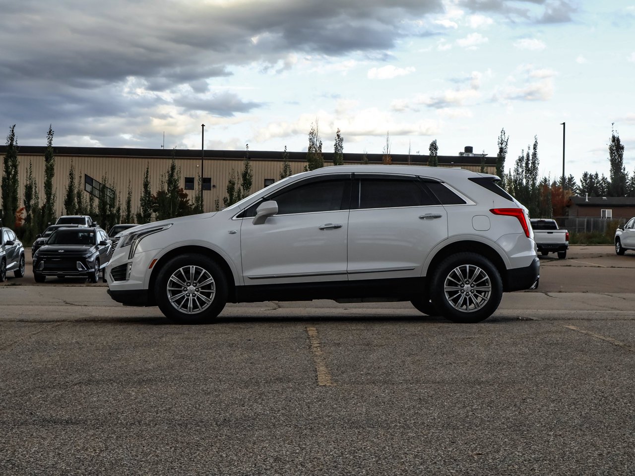 2017 Cadillac XT5 AWD 4dr Luxury White Sherwood Park - photo #4