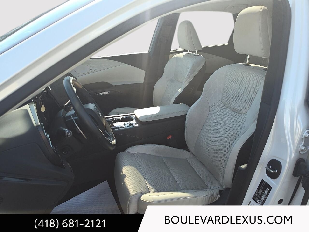 Lexus RX 20001A | RX 450h+ BA 2024 Blanc Québec - photo #8