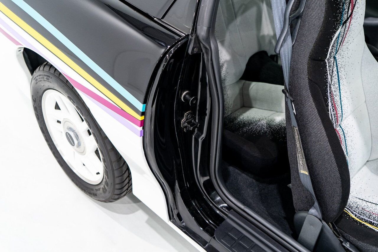 Chevrolet CAMARO Z28 PRIX EN USD | Pace Car with only 957km (595mi) with original window sticker 1993 Noir Montréal - photo #69
