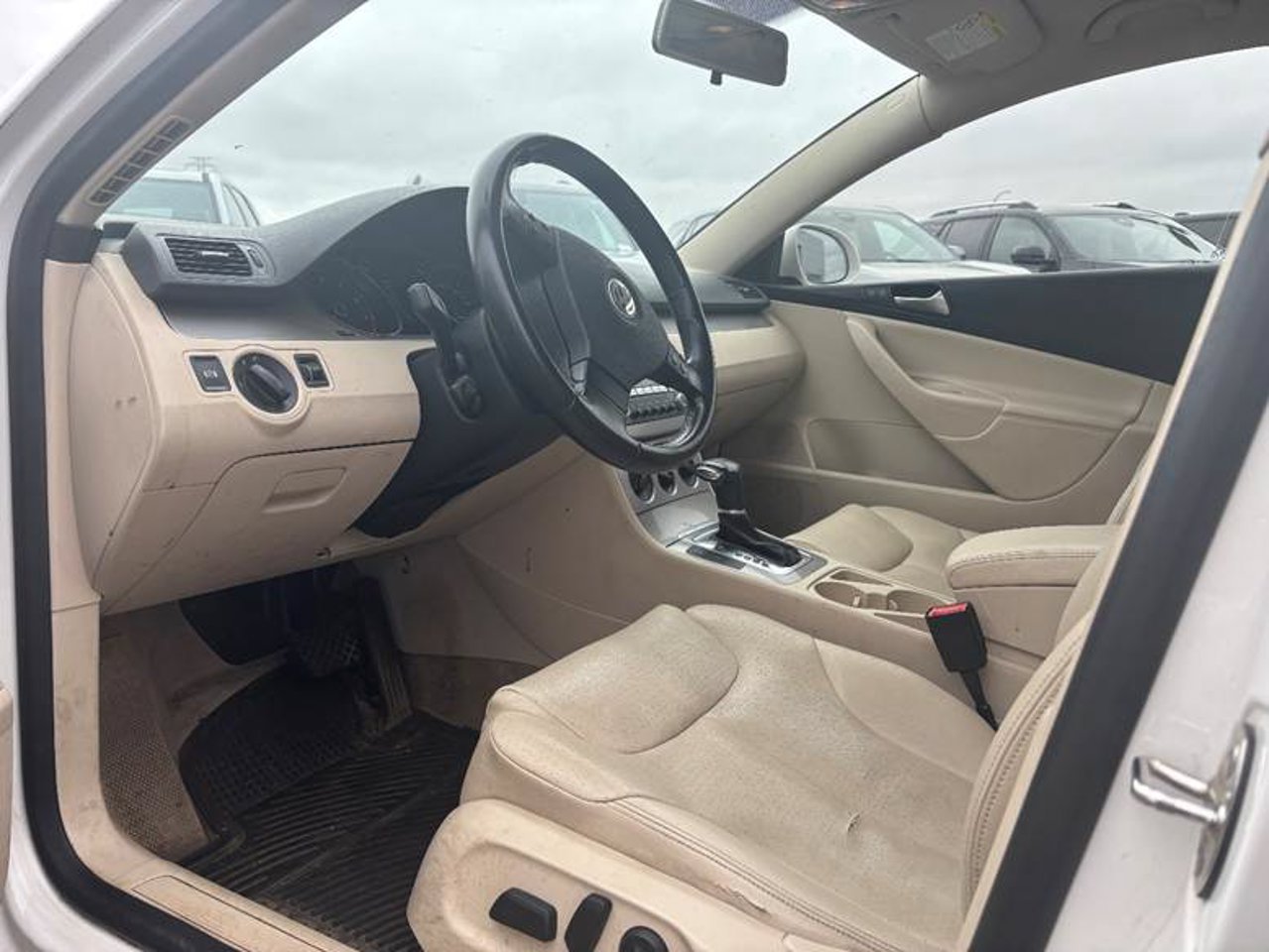 2009 Volkswagen Passat Wagon 4dr I4 Auto Comfortline Candy White Sherwood Park - photo #3