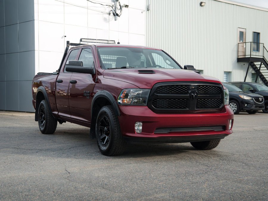 Ram 1500 Classic Express Quad Cab 4x4 caisse de 6 pi 4 po 2019 Rouge