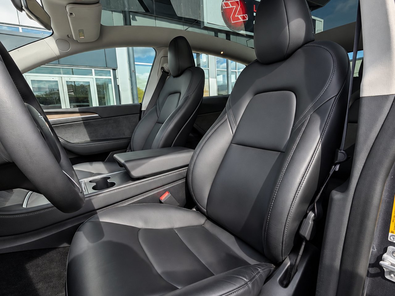 Tesla Model Y 2023 Gris Granby - photo #11