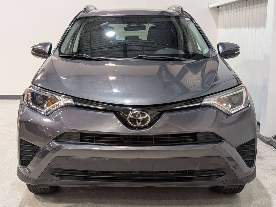 2018 Toyota RAV4 FWD LE Grey