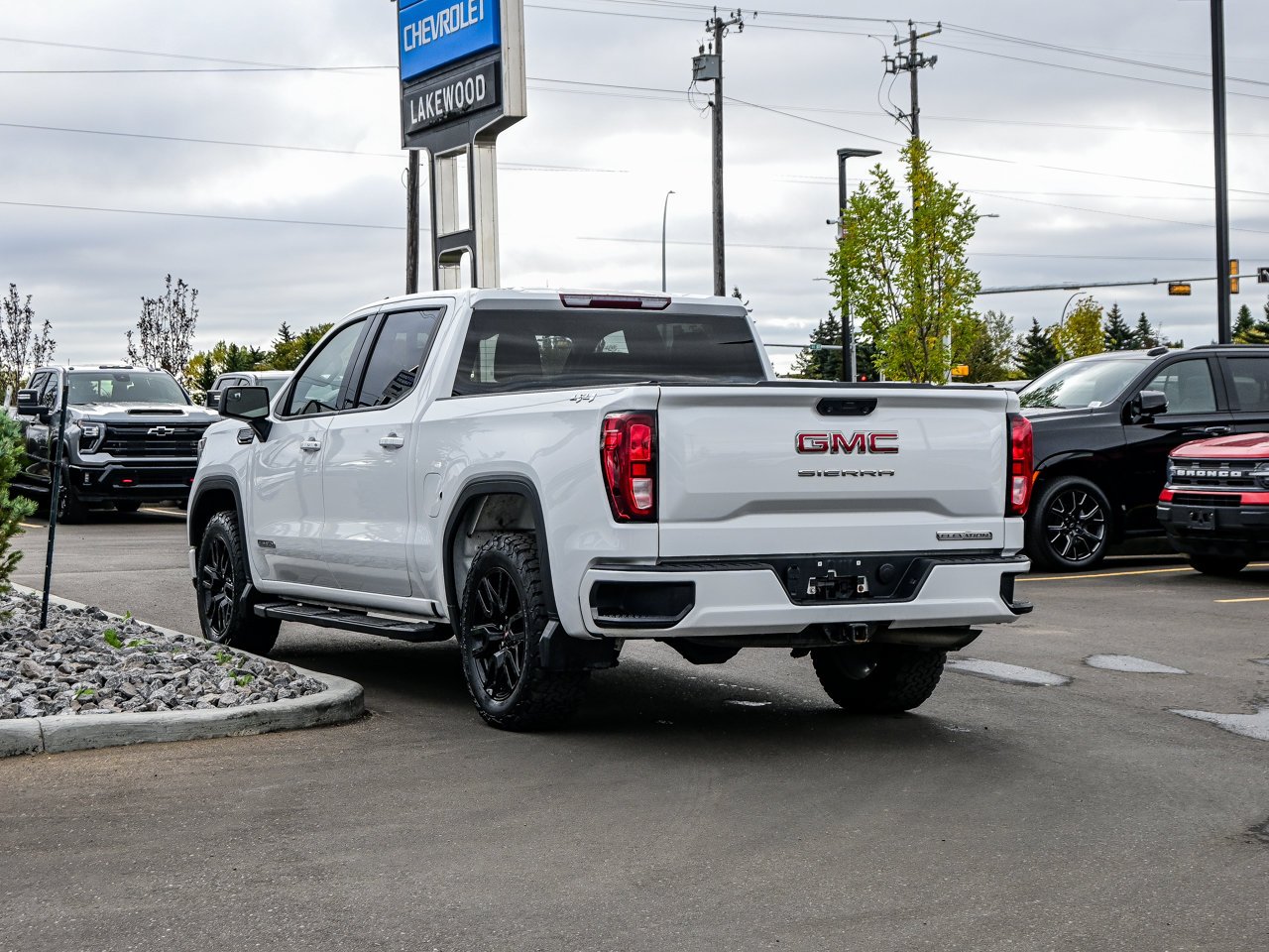 2024 GMC Sierra 1500 4WD Crew Cab 147 Elevation White Sherwood Park - photo #10
