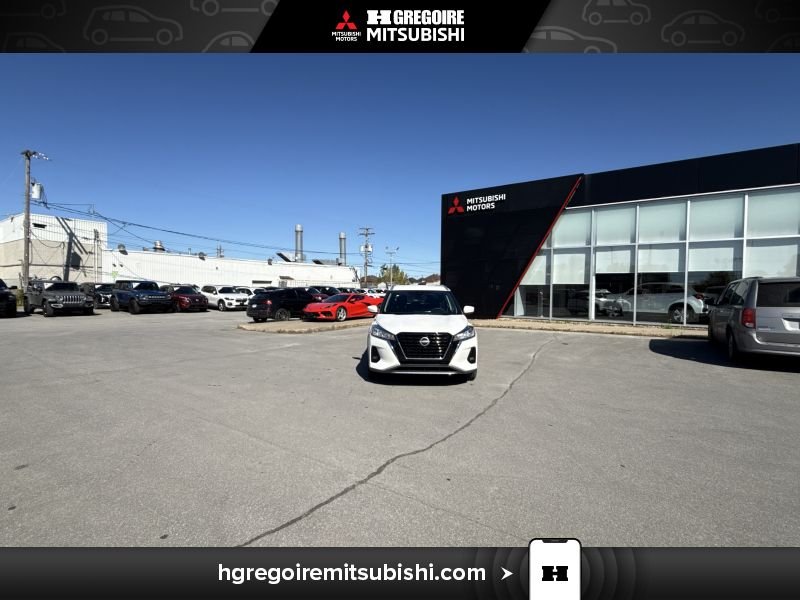 2024 Nissan Kicks SV * Mags * Caméra * Carplay * Bluetooth White