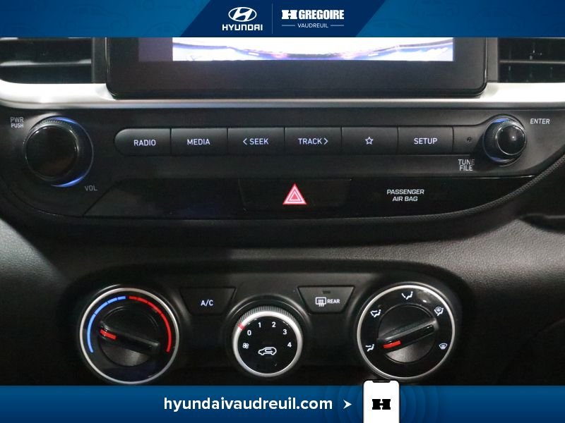 Hyundai Venue YR831 | Essential CERTIFIÉ 4.99% Sieges Chauffants Carplay 2023 Noir Laval - photo #26
