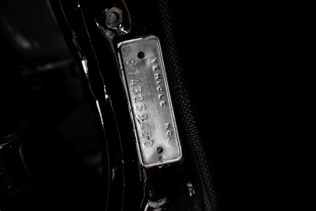 Chrysler 300 K | *PRICE IN USD* - CAR IN MILES 1964 Noir Kirkland - photo #15