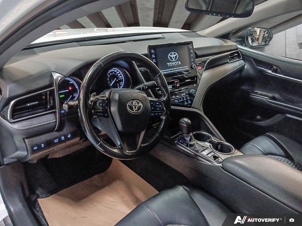 2021 Toyota Camry 2602151A | Hybrid SE White Edmonton - photo #12