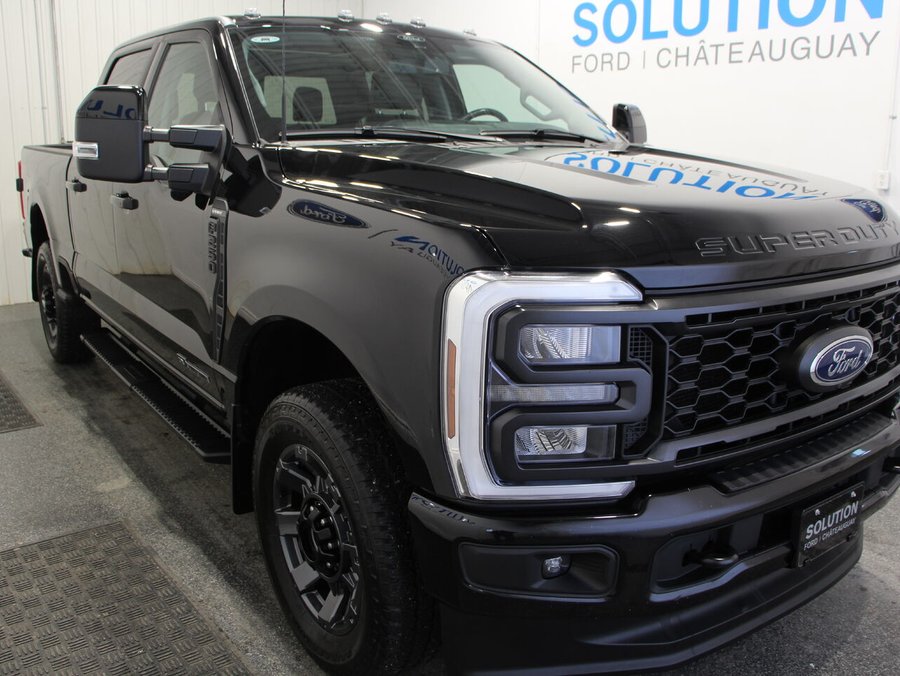 2024 Ford Super Duty F-250 SRW LARIAT 2024 Black