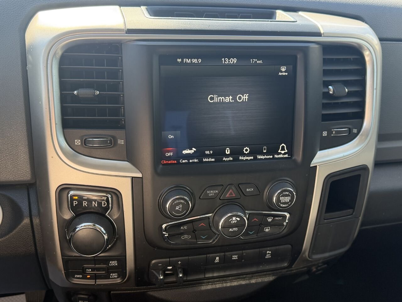 Ram 1500 Classic 2019 Blanc Ste-Marie - photo #13