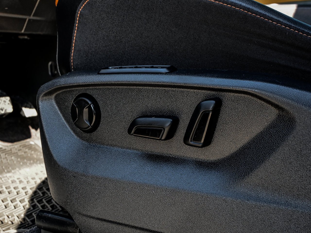 2018 Volkswagen Atlas Execline 3.6 FSI 4MOTION Grey Sherwood Park - photo #17