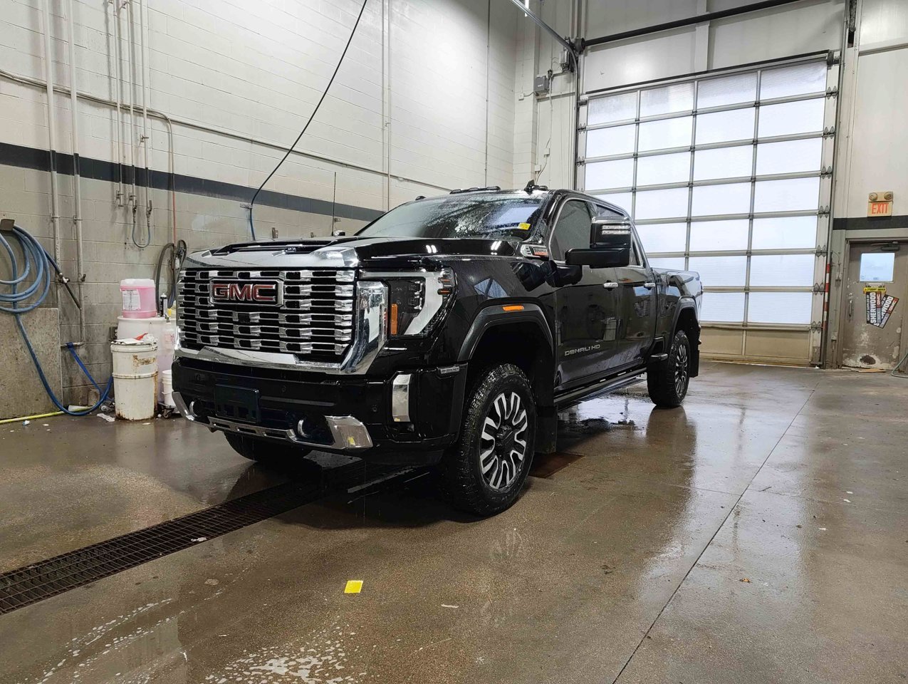 2024 GMC Sierra 2500HD 4WD Crew Cab 159 Denali Black Sherwood Park - photo #3