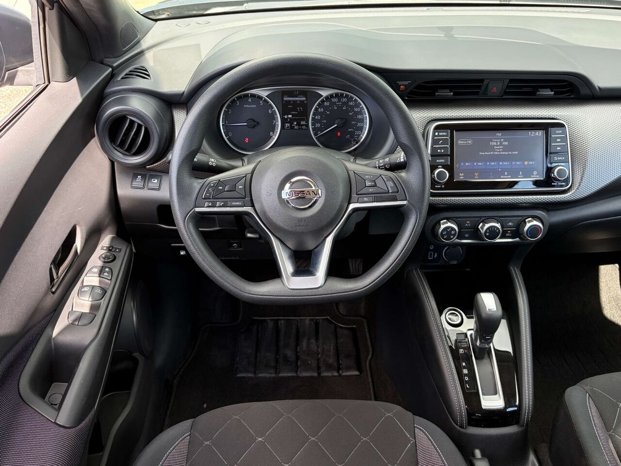 2019 Nissan Kicks Grey Gatineau - photo #13