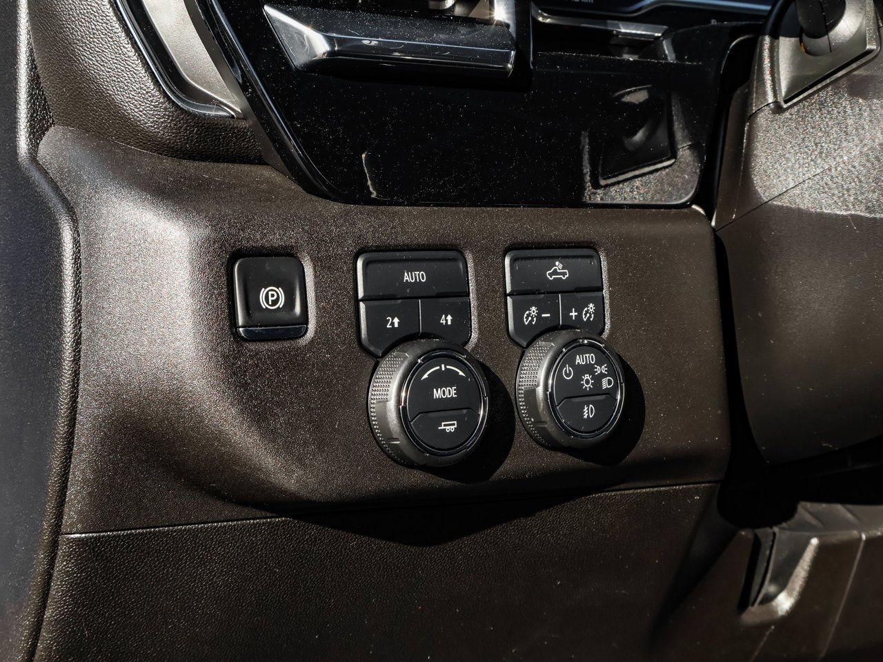 2025 Chevrolet Silverado 1500 4WD Crew Cab 147 RST Blue Sherwood Park - photo #20