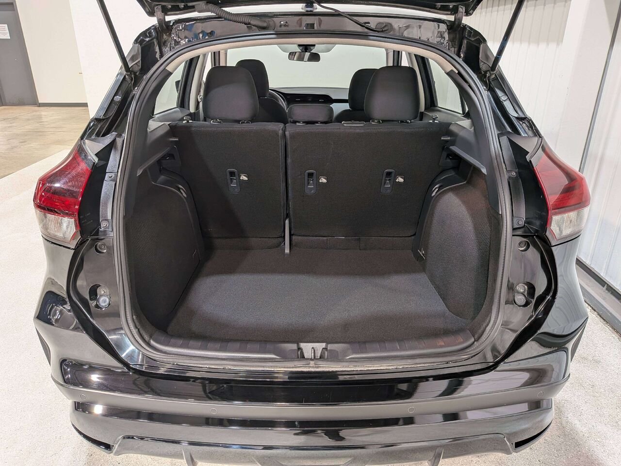 2024 Nissan Kicks S FWD Black Val-David - photo #8