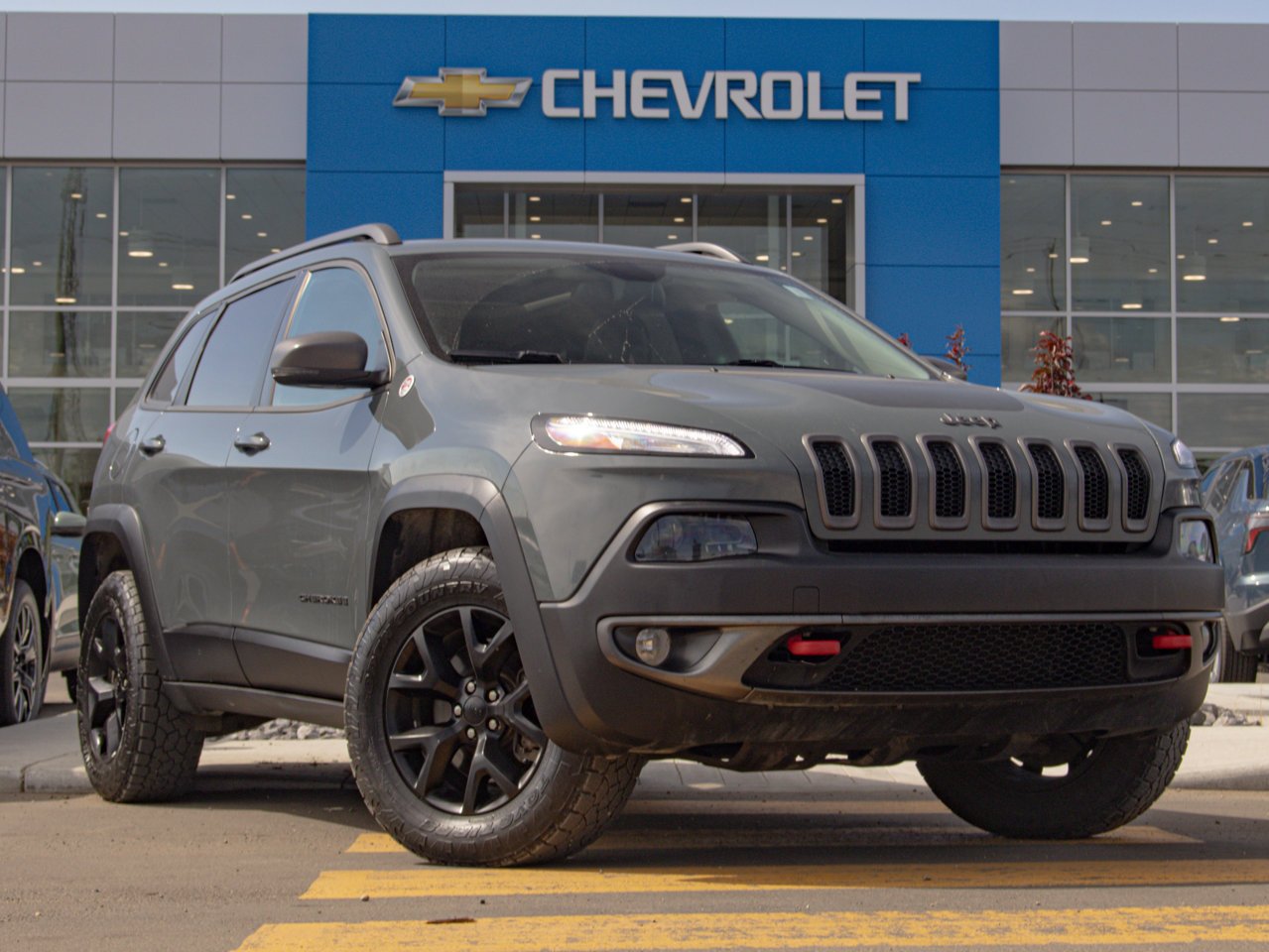2015 Jeep Cherokee 4WD 4dr Trailhawk gray Sherwood Park - photo #14