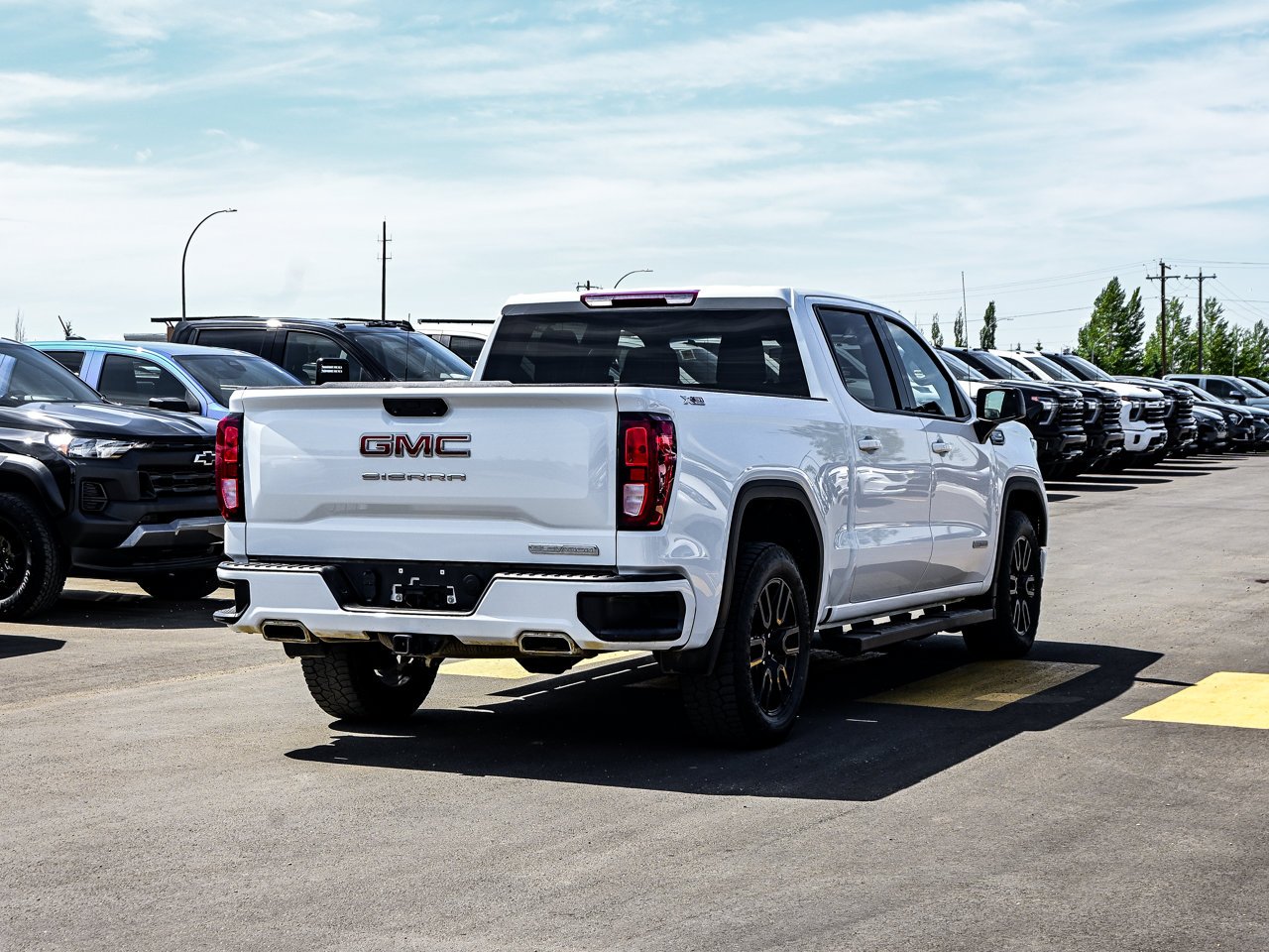 2025 GMC Sierra 1500 4WD Crew Cab 147 Elevation White Sherwood Park - photo #12