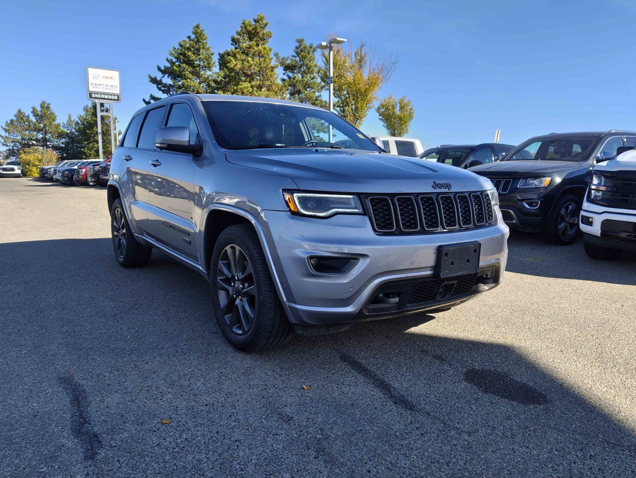 2017 Jeep Grand Cherokee 4WD 4dr Limited 75th Anniversary *Ltd Avail* Grey Sherwood Park - photo #2
