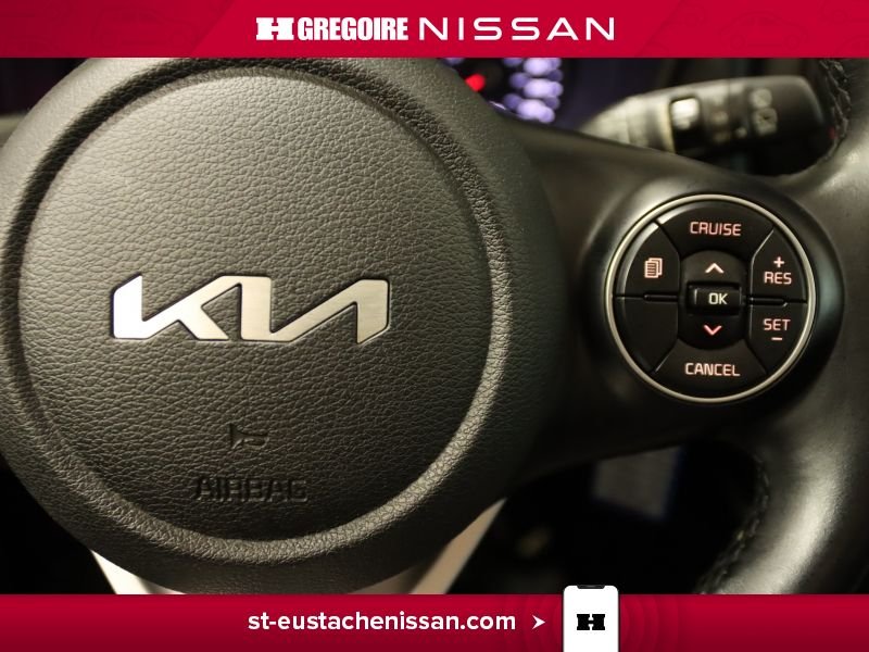 2022 Kia Soul White Laval - photo #18