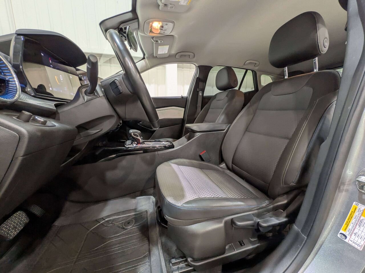 2025 Chevrolet Trax FWD 4dr LT Grey Val-David - photo #1