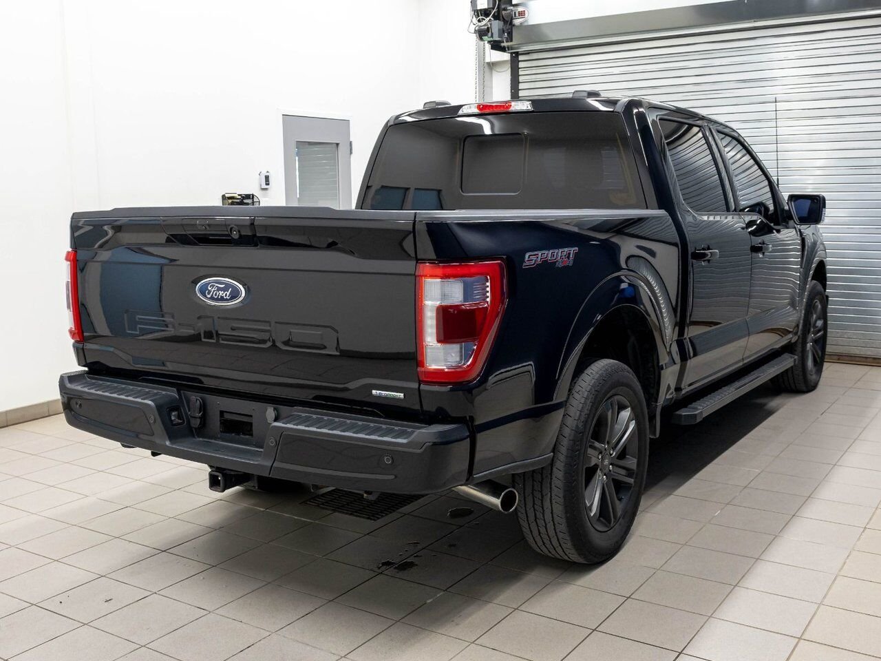 Ford F-150 LARIAT CREW 4X4 502A *TOIT* NAV CUIR SIÈGES VENT 2023 Noir Saint-Jérôme - photo #9