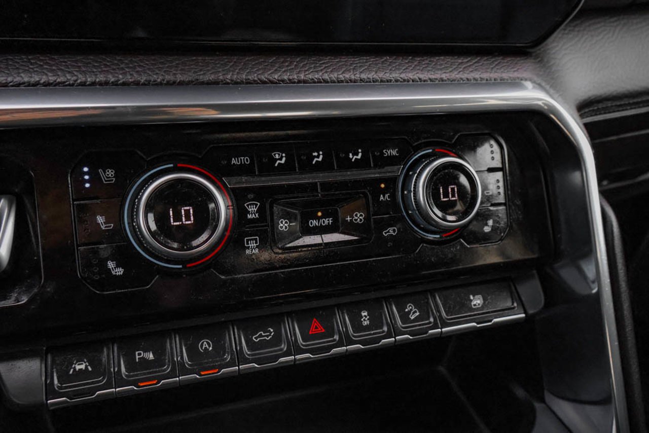 2024 GMC Sierra 1500 4WD Crew Cab 147 Denali Black Sherwood Park - photo #26