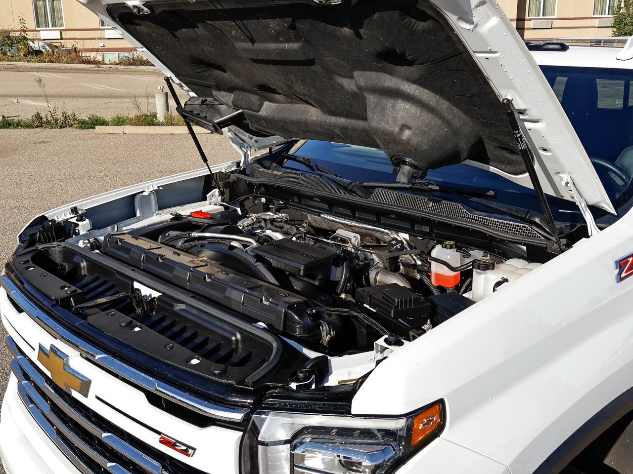 2025 Chevrolet Silverado 3500HD 4WD Crew Cab 159 LTZ White Sherwood Park - photo #7