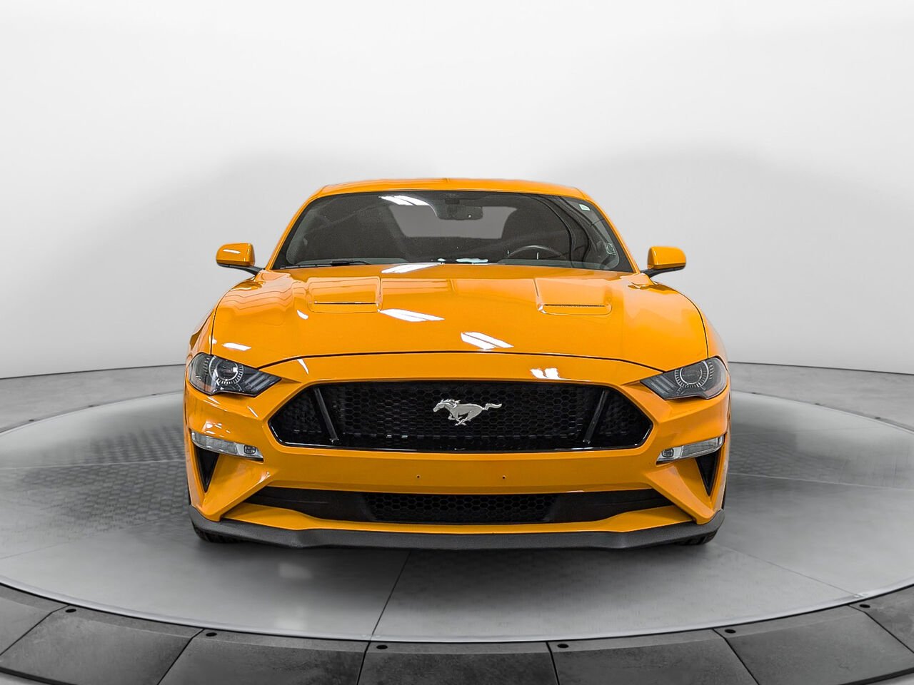 Ford MUSTANG GT Manuelle Bas Kilométrage 2019 Orange Sherbrooke - photo #1