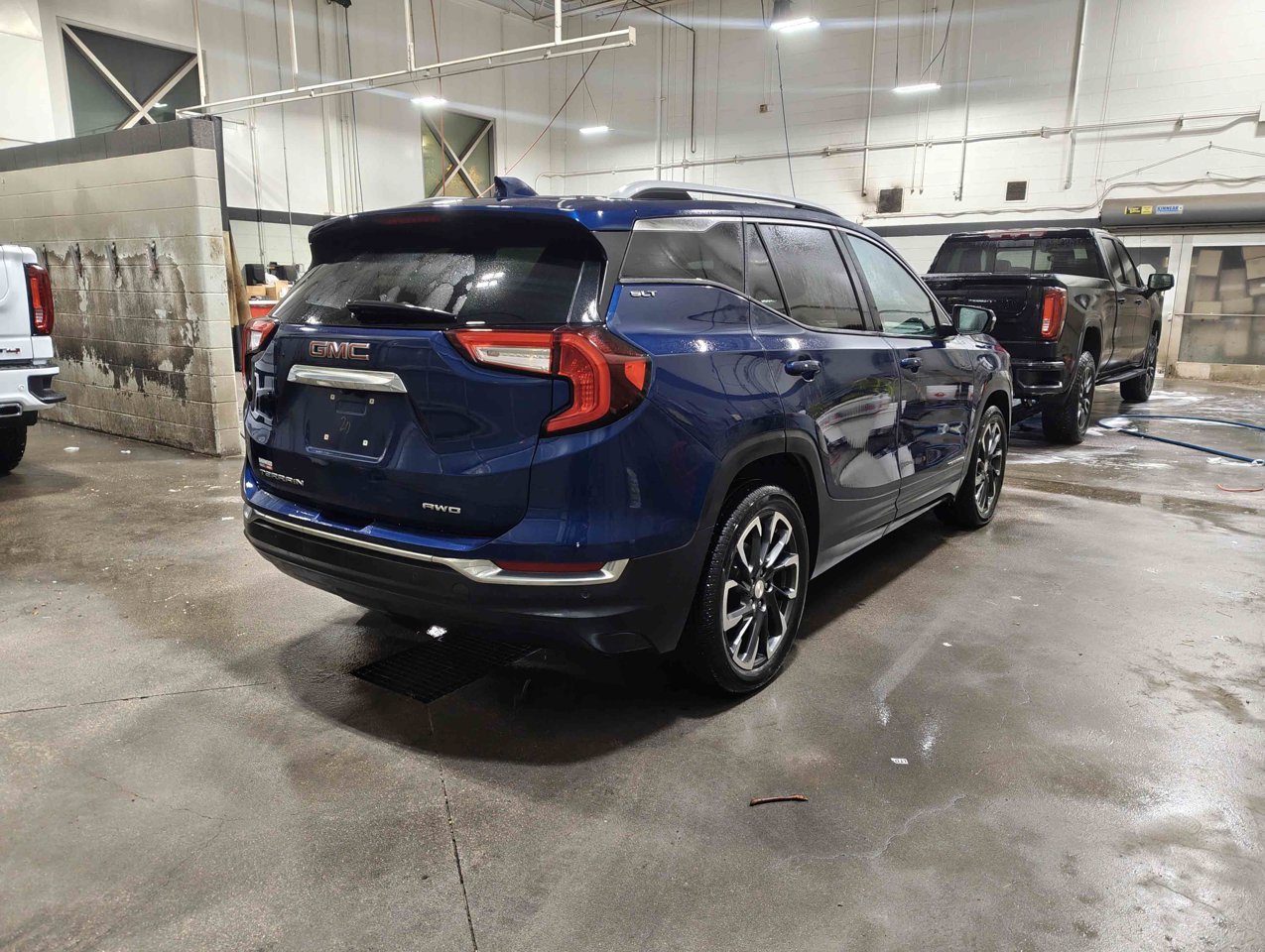 2022 GMC Terrain AWD 4dr SLT Blue Sherwood Park - photo #5