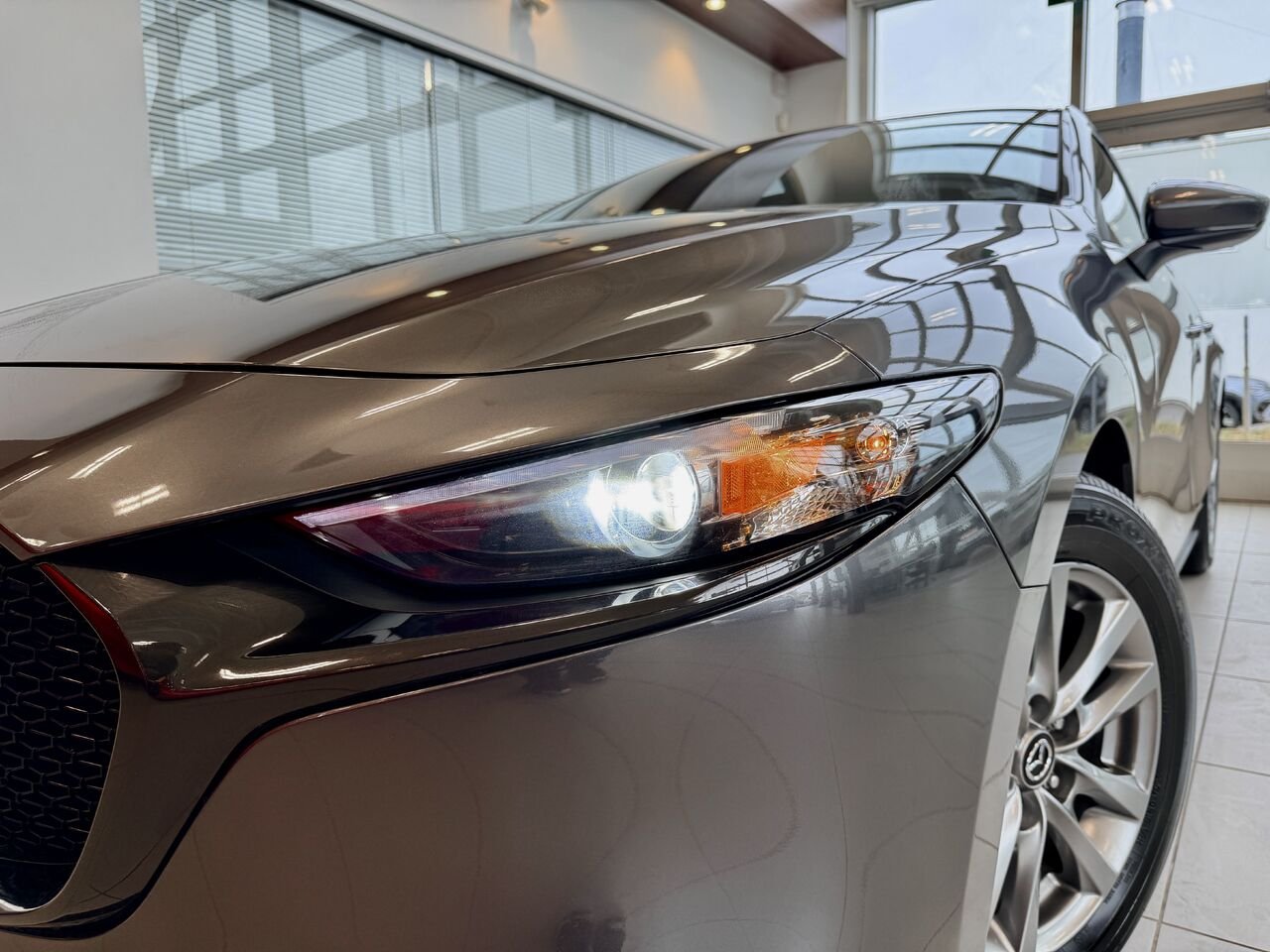 Mazda Mazda3 Sport 2024 Gris Notre-Dame-des-Prairies - photo #4