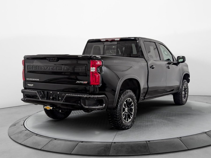 CHEVROLET Silverado 1500 ZR2 Moteur 6.2L 4WD Crew Cab Toit Ouvrant 2023 Noir