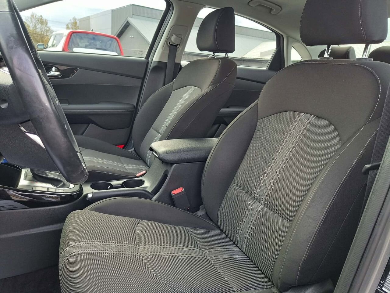 Kia Forte 2023 Gris Lac Mégantic - photo #8
