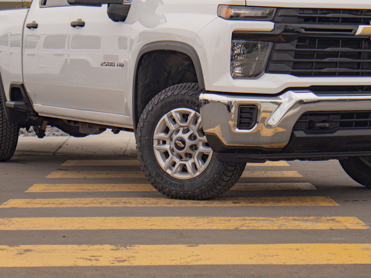 2025 Chevrolet Silverado 2500HD 4WD Crew Cab 159 Work Truck White Sherwood Park - photo #5