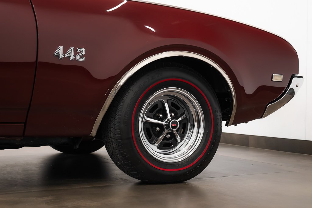 Oldsmobile 442 1969 Rouge Montréal - photo #7
